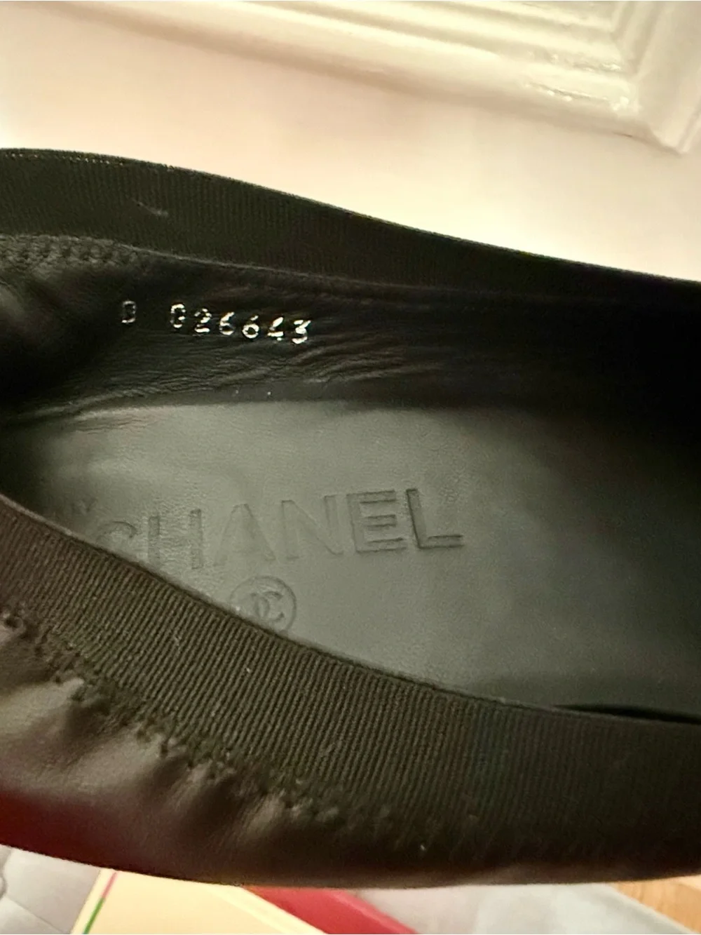 Authentic Vintage CHANEL Black Leather Block Heel Pumps with Cap-Toe Sz 40/9